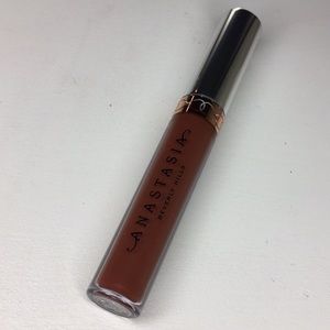 ABH liquid lipstick in “ malt “